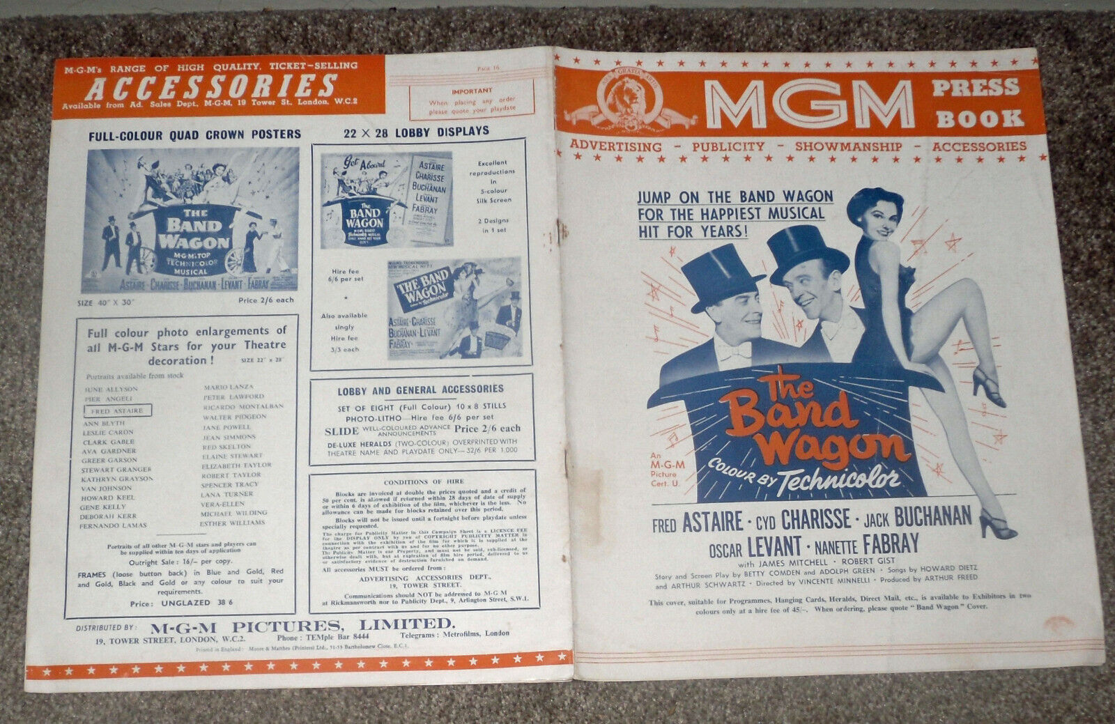 The Band Wagon Original 1953 Rare U.k. Mgm Pressbook Fred Astaire/cyd Charisse